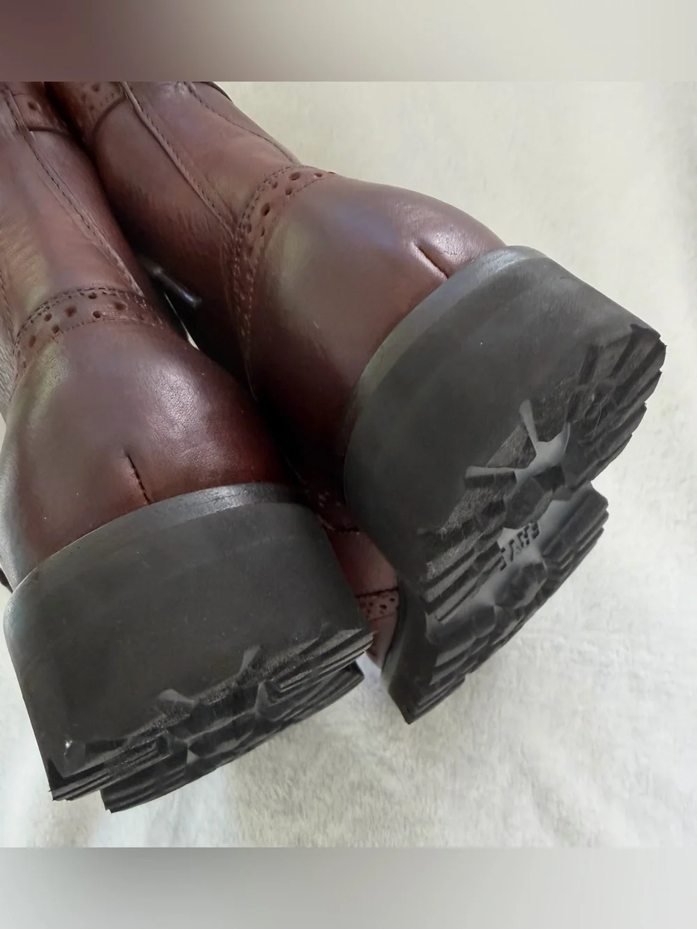 Frye Earl Wingtip Lace Up Men's Leather Boots Size 7.5D Brown Lug Soles 84138